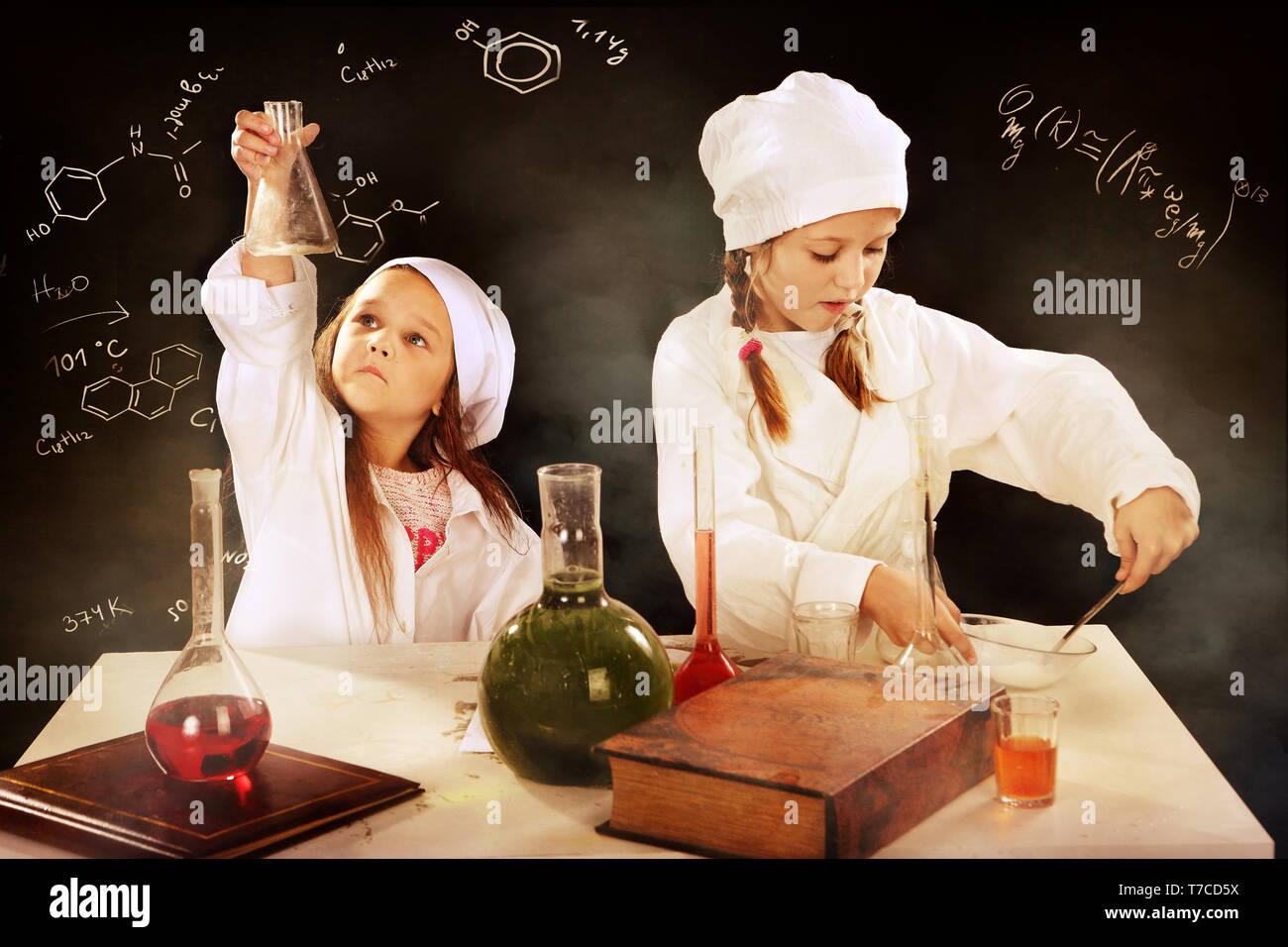 Chemical experiments for children hi-res stock photography and images ...