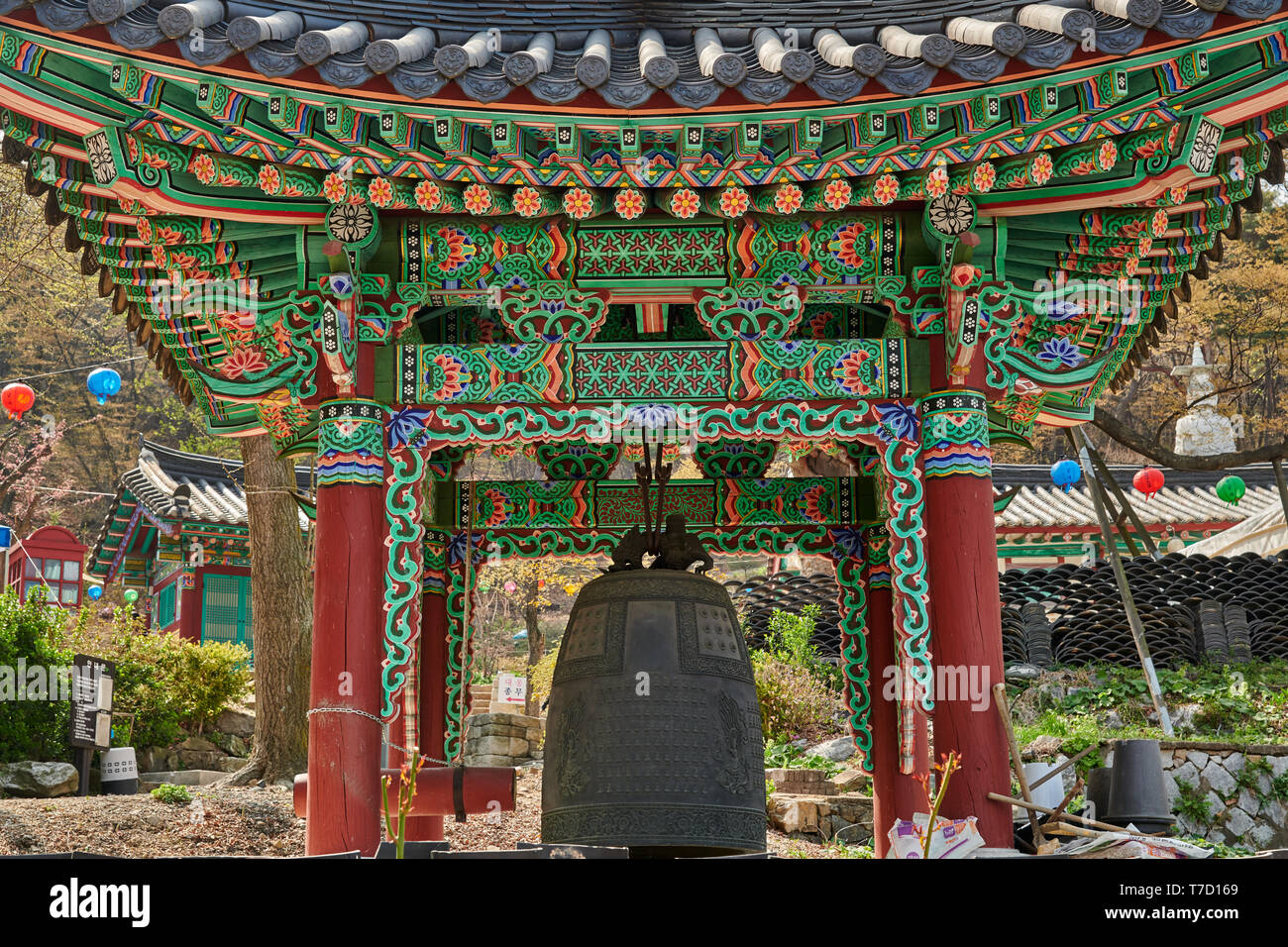 detail of bell pavilion Hanok style of Baekunsa Temple or 'White Cloud Temple' on Yeonjondo Island, Incheon, South Korea Stock Photo
