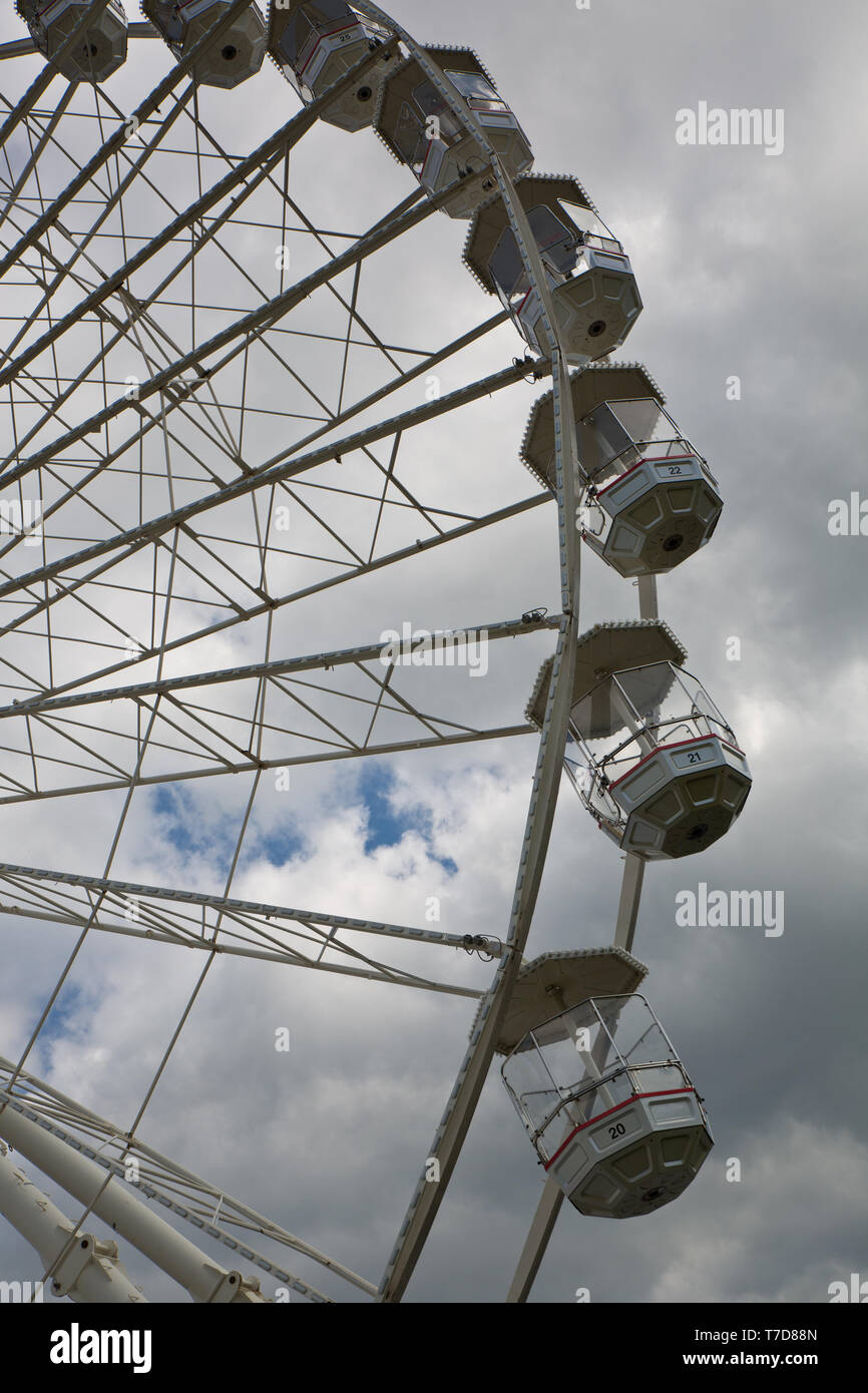 Stratford upon Avon Ferris Wheel Stock Photo Alamy