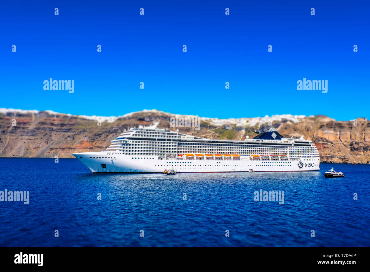 Ship travel experience hi-res stock photography and images - Alamy