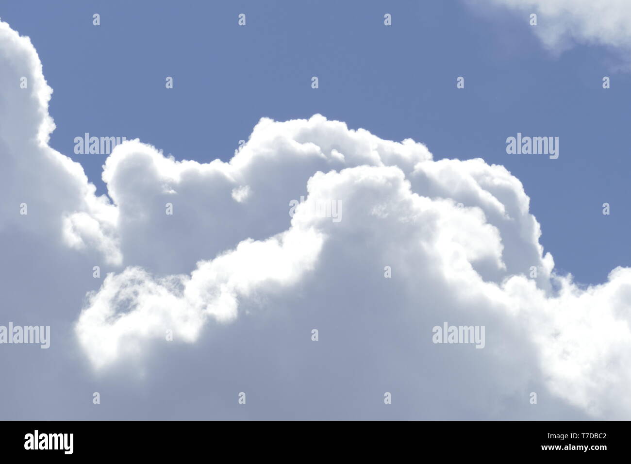Cloud formation blue hi-res stock photography and images - Alamy