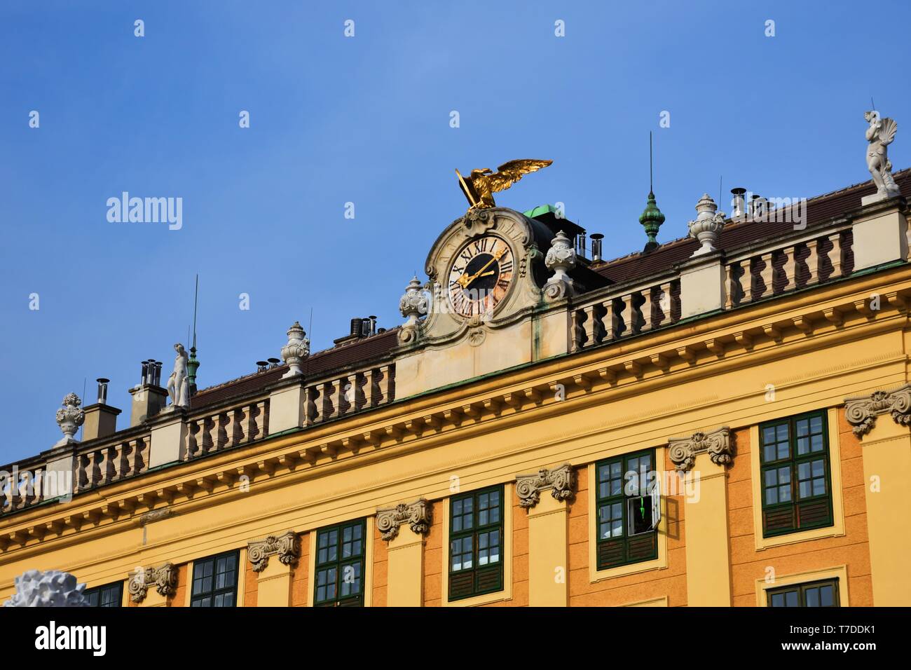 Wien, Schönbrunn, Schloss, Adler, Wappen, Gloriette, Park, Schlosspark, Kaiser, Monarchie, Donaumonarchie, K&K, Kaiser, Sissi, Franz, Josef, Thron, So Stock Photo