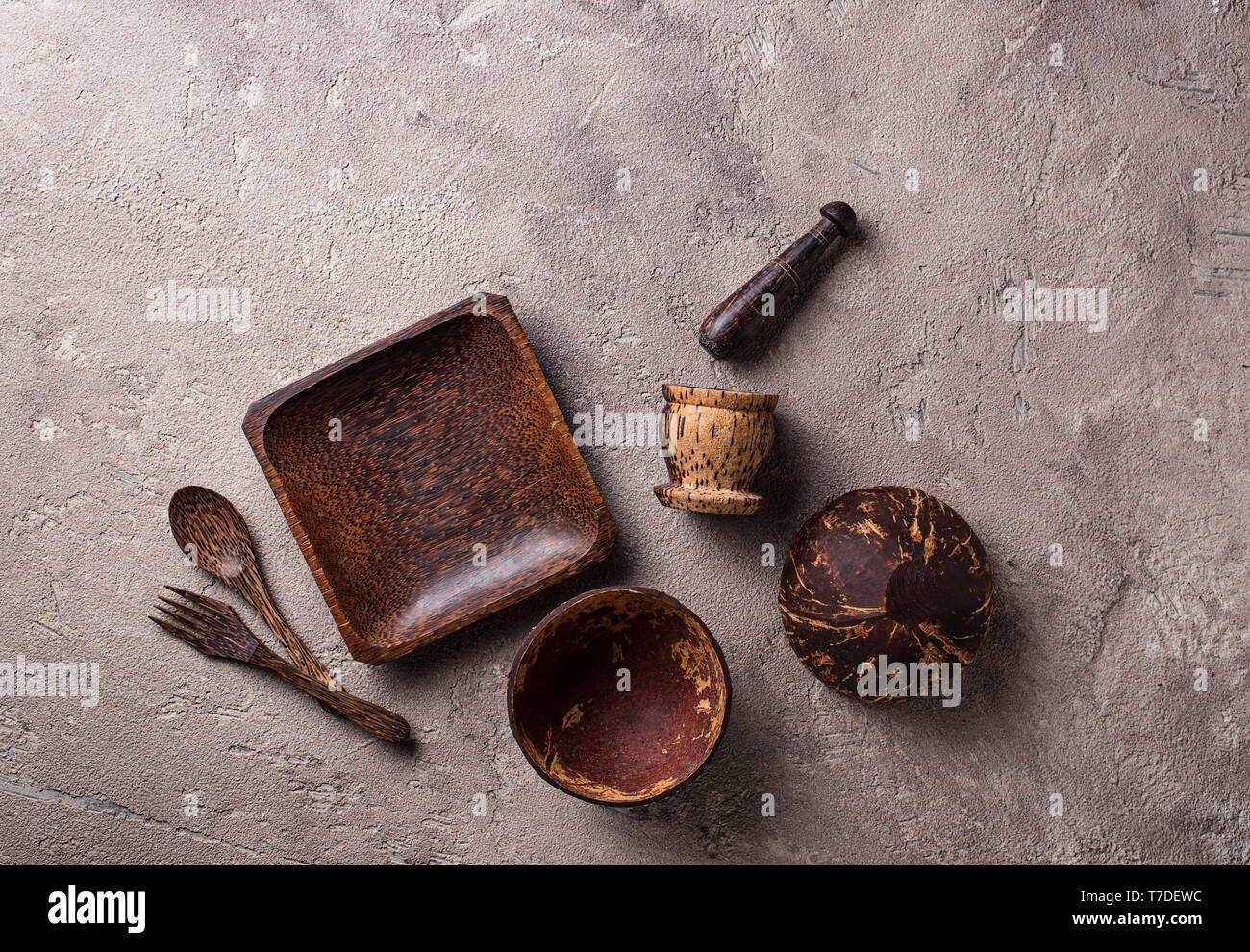 Bowls and plates made from coconut shell Stock Photo Alamy