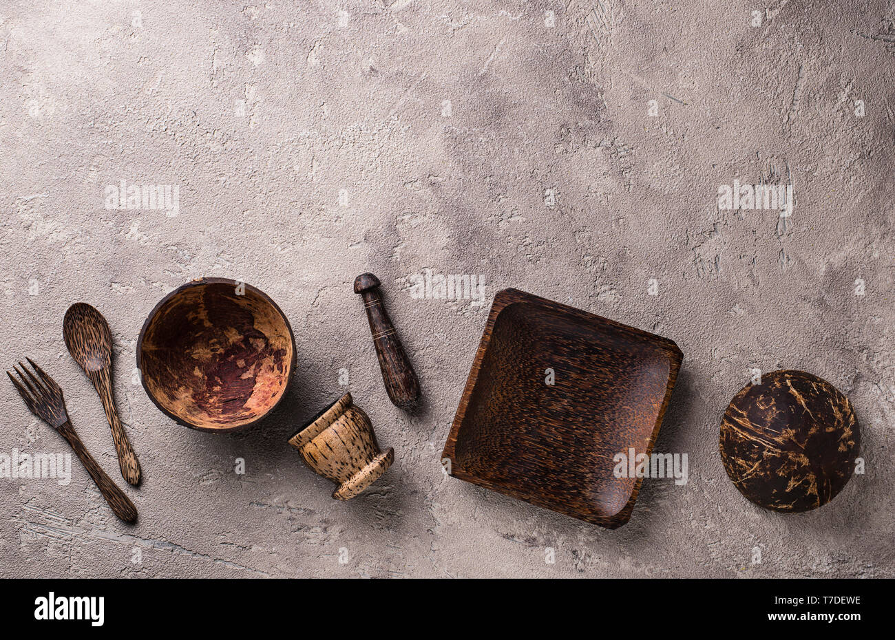 Bowls and plates made from coconut shell Stock Photo Alamy