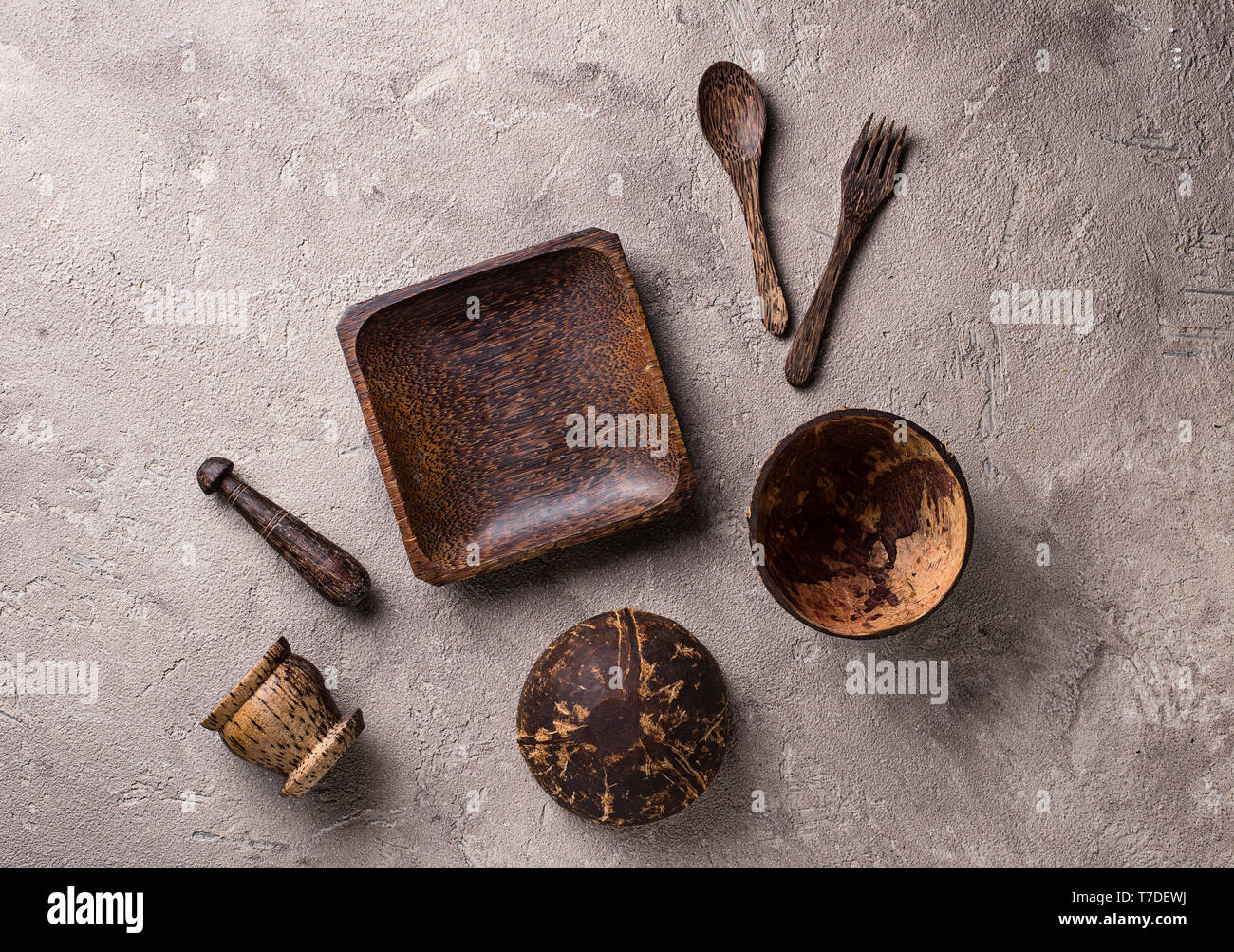 Bowls and plates made from coconut shell Stock Photo Alamy