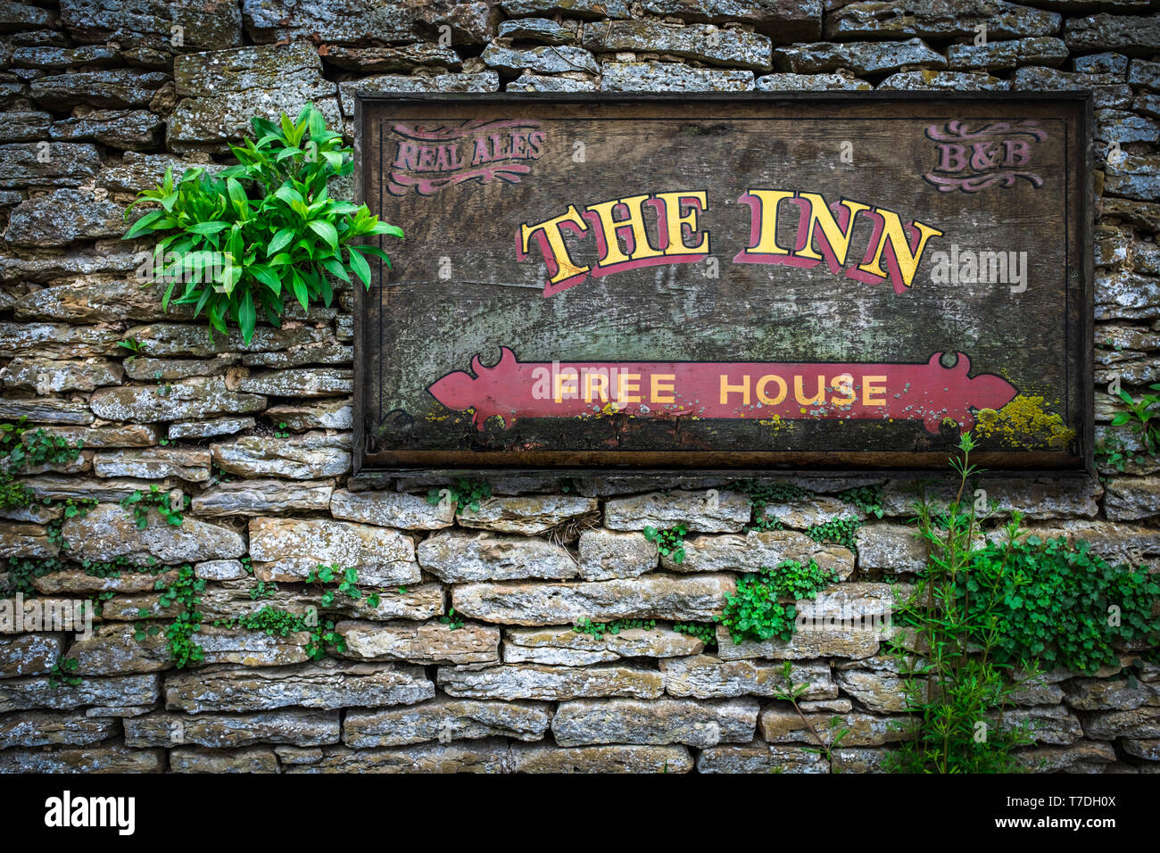 An Ancient Old Sign For A Typical English Inn And Pub And Bed And Breakfast Stock Photo
