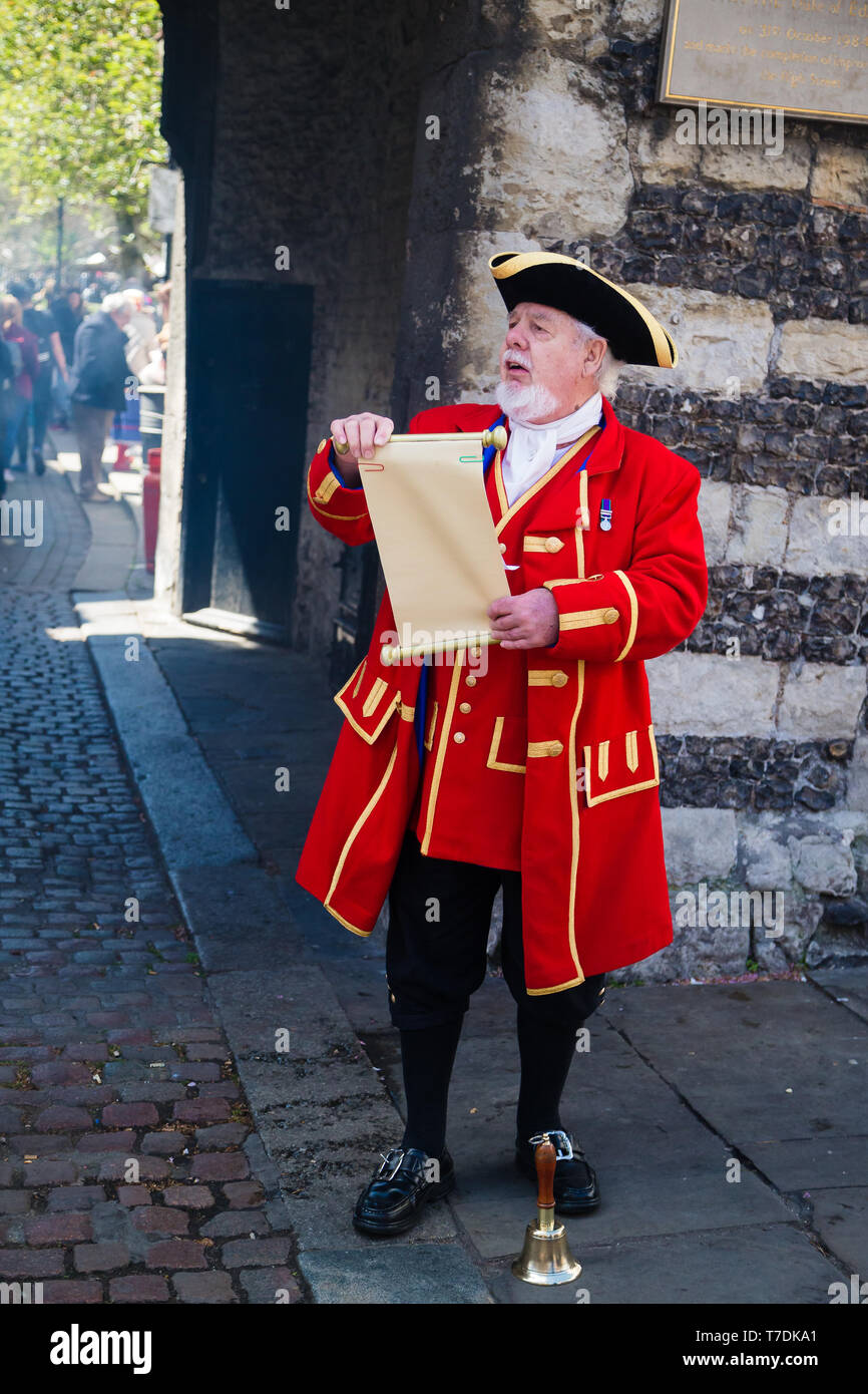 Sweeps Festival Rochester,Kent, UK. 4th May 2019. Town Crier reads from