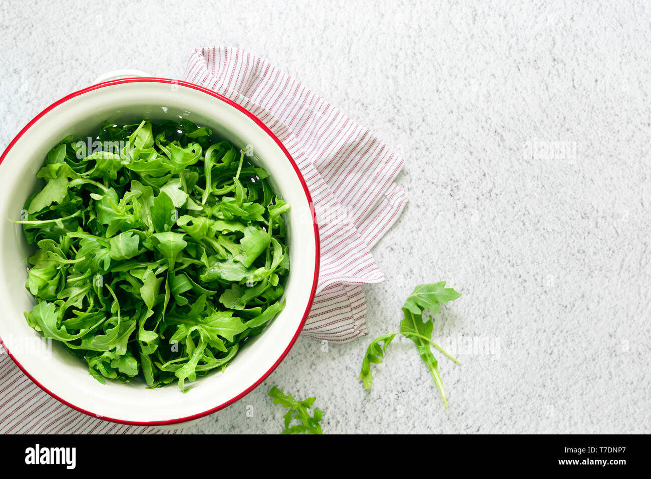Fresh rocket leaves hi res stock photography and images alamy