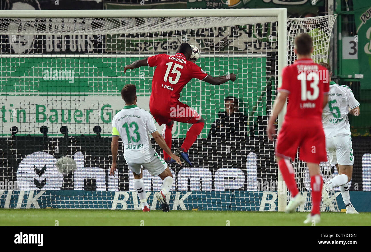 06 May 2019, Bavaria, Fürth: Soccer: 2nd Bundesliga, SpVgg Greuther Fürth - 1st FC Cologne, 32nd matchday at the Sportpark Ronhof Thomas Sommer. Cologne's Jhon Cordoba (M) scores the goal to 0:3. IMPORTANT NOTE: In accordance with the requirements of the DFL Deutsche Fußball Liga or the DFB Deutscher Fußball-Bund, it is prohibited to use or have used photos taken in the stadium and/or the match in the form of sequence pictures and/or video-like photo sequences. Photo: Daniel Karmann/dpa Stock Photo