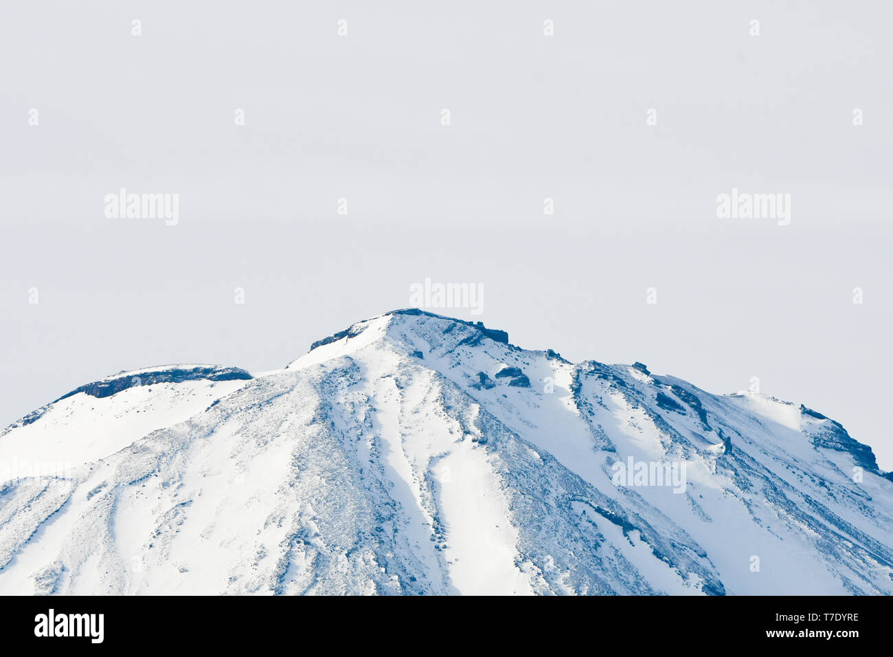 Tokyo, Japan. 5th May, 2019. A view of Mount Fuji highest point from Kawaguchiko in Shizuoka Prefecture Japan on Sunday, May 5, 2019. Photo by: Ramiro Agustin Vargas Tabares Credit: Ramiro Agustin Vargas Tabares/ZUMA Wire/Alamy Live News Stock Photo