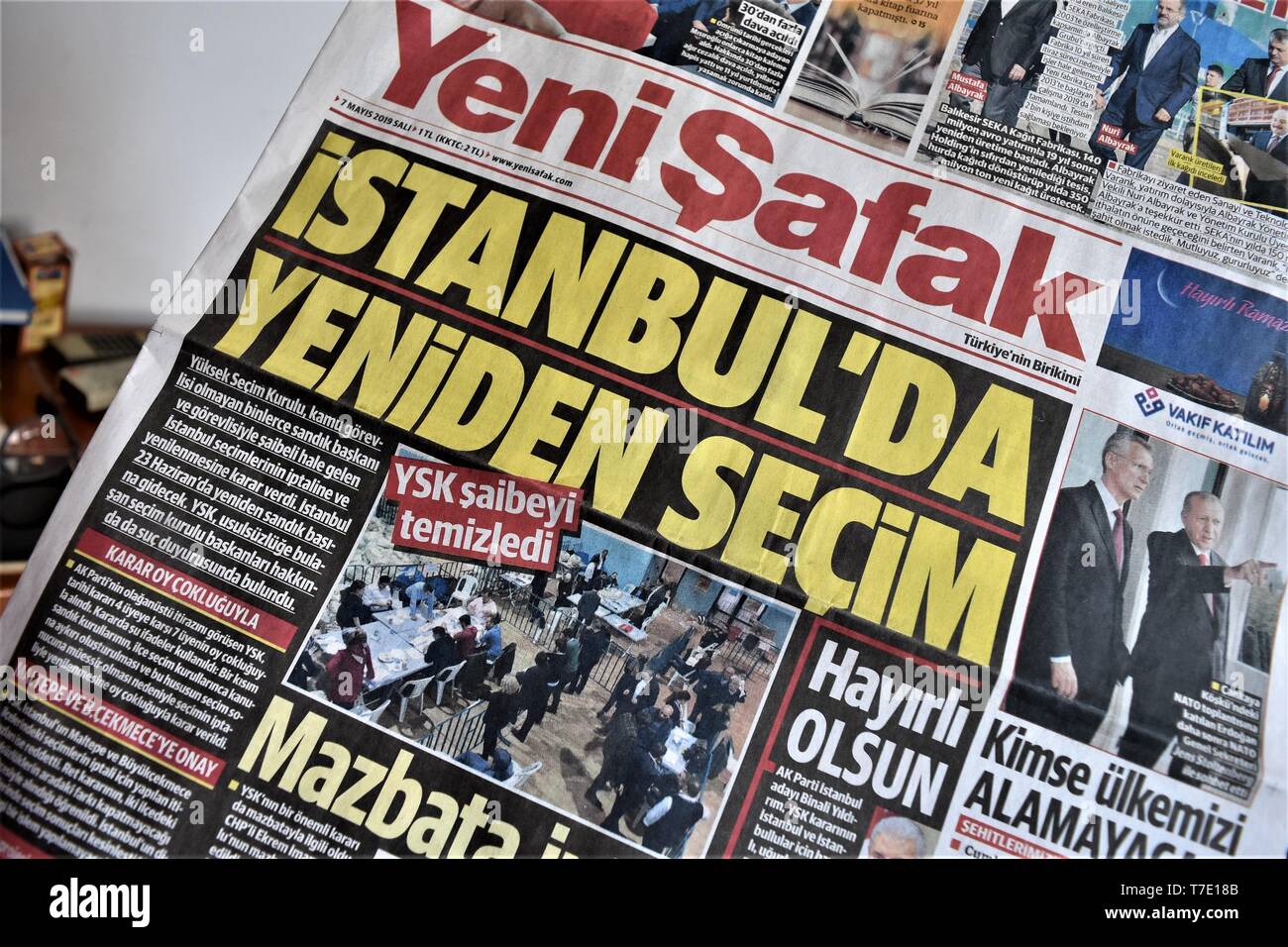 Ankara, Turkey. 7th May, 2019. Yeni Safak, a Turkish pro-government daily  newspaper, runs a headline on its front page that reads 'Re-election in  Istanbul' after Turkey's election body has ordered a rerun