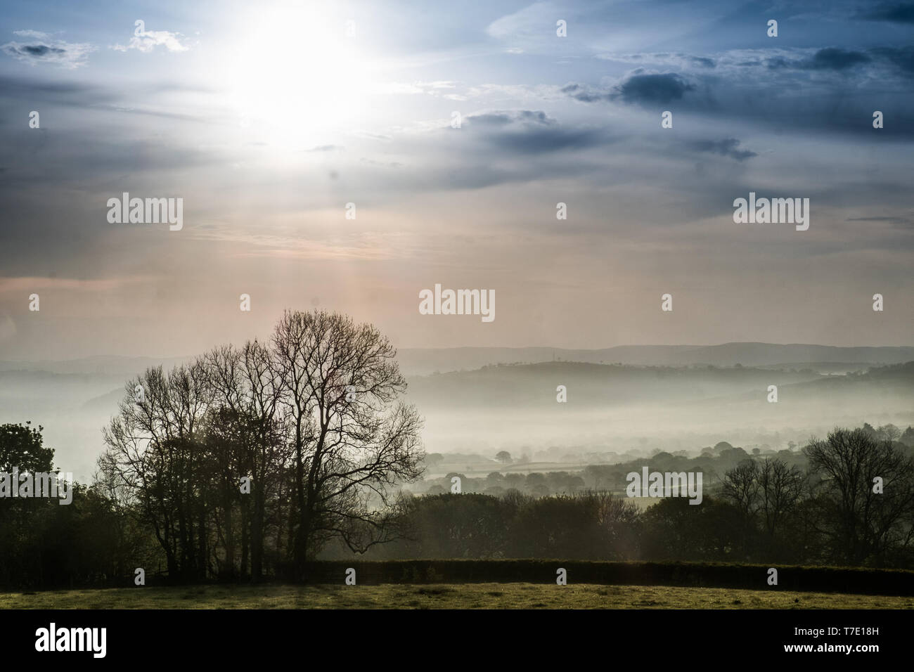 Aeron valley, Ceredigion, west Wales UK. Tuesday 07 May 2019  UK Weather: Early morning mist fills  the Aeron valley, in rural west Wales, on a bright May morning.  photo credit: Keith Morris/Alamy Live News Stock Photo