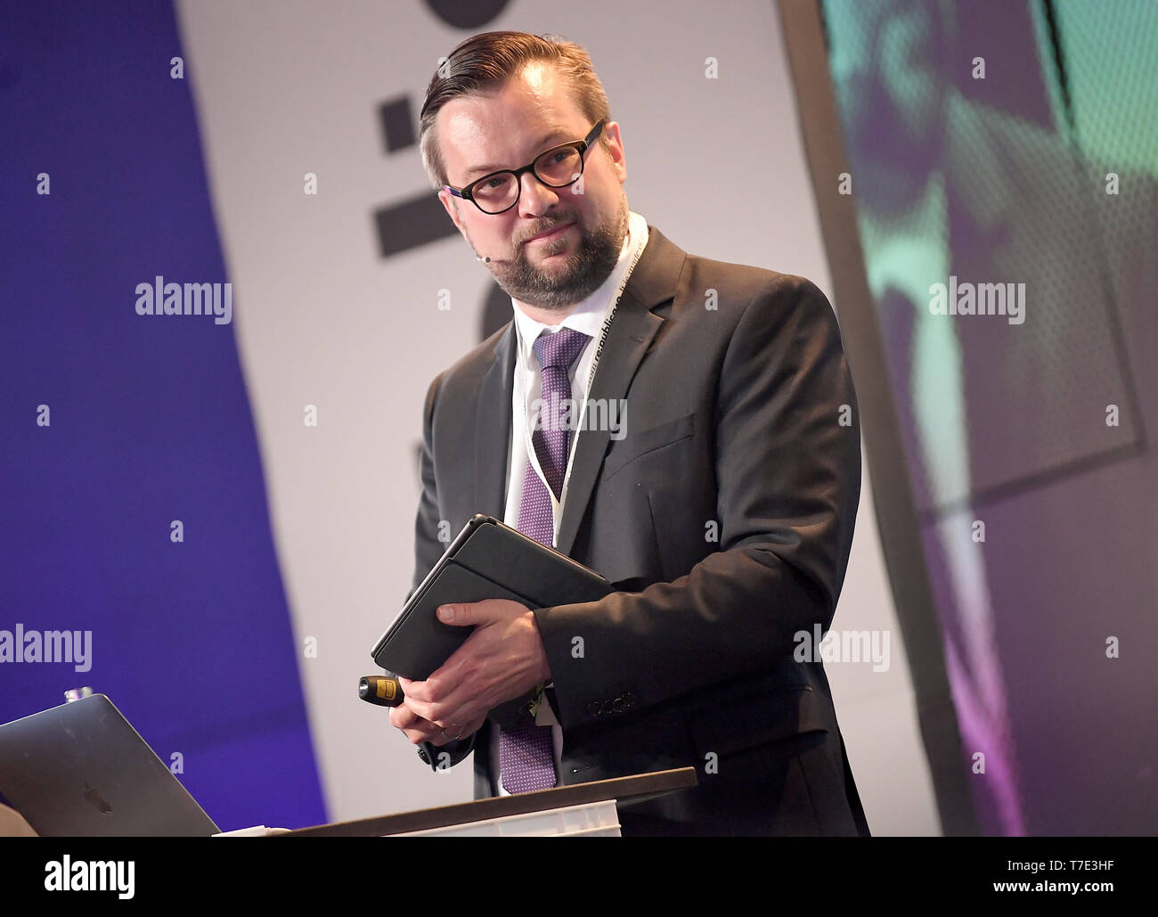 Berlin, Germany. 07th May, 2019. Oliver Nachtwey, economist and social scientist, speaks at the Internet conference 're:publica'. The conference of the net scene will take place from 06.05-08.05.2019. Credit: Britta Pedersen/dpa-Zentralbild/dpa/Alamy Live News Stock Photo
