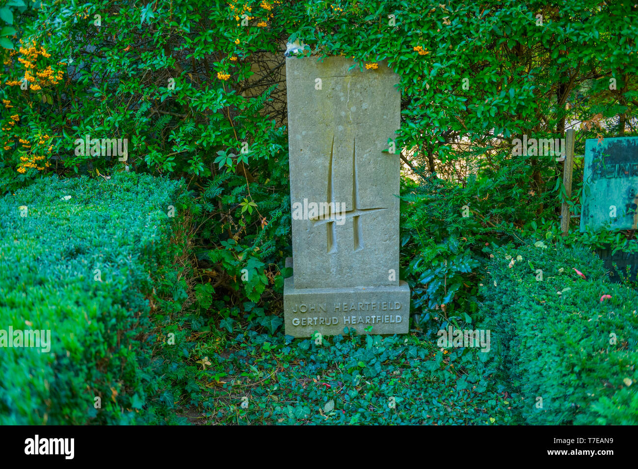Grab, John Heartfield, Dorotheenstaedtischer Friedhof, Chausseestrasse, Mitte, Berlin, Deutschland, Dorotheenstädtischer Friedhof Stock Photo