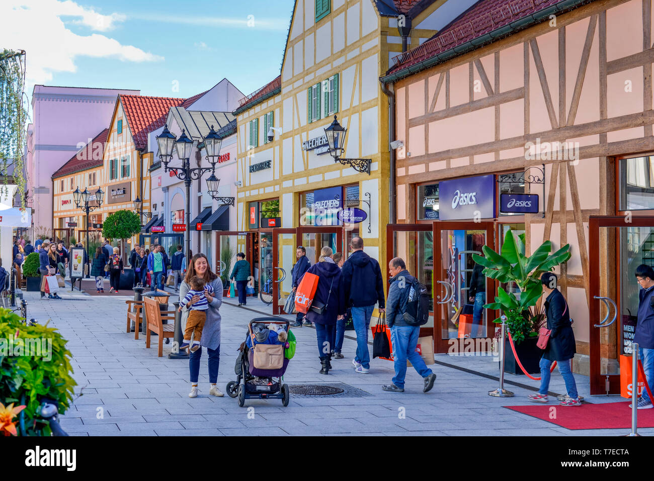 Shopping Outlet Germany High Resolution Stock Photography and Images - Alamy