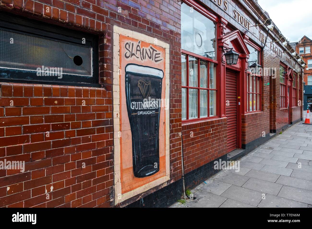 the-eaglet-seven-sisters-road-london-stock-photo-alamy