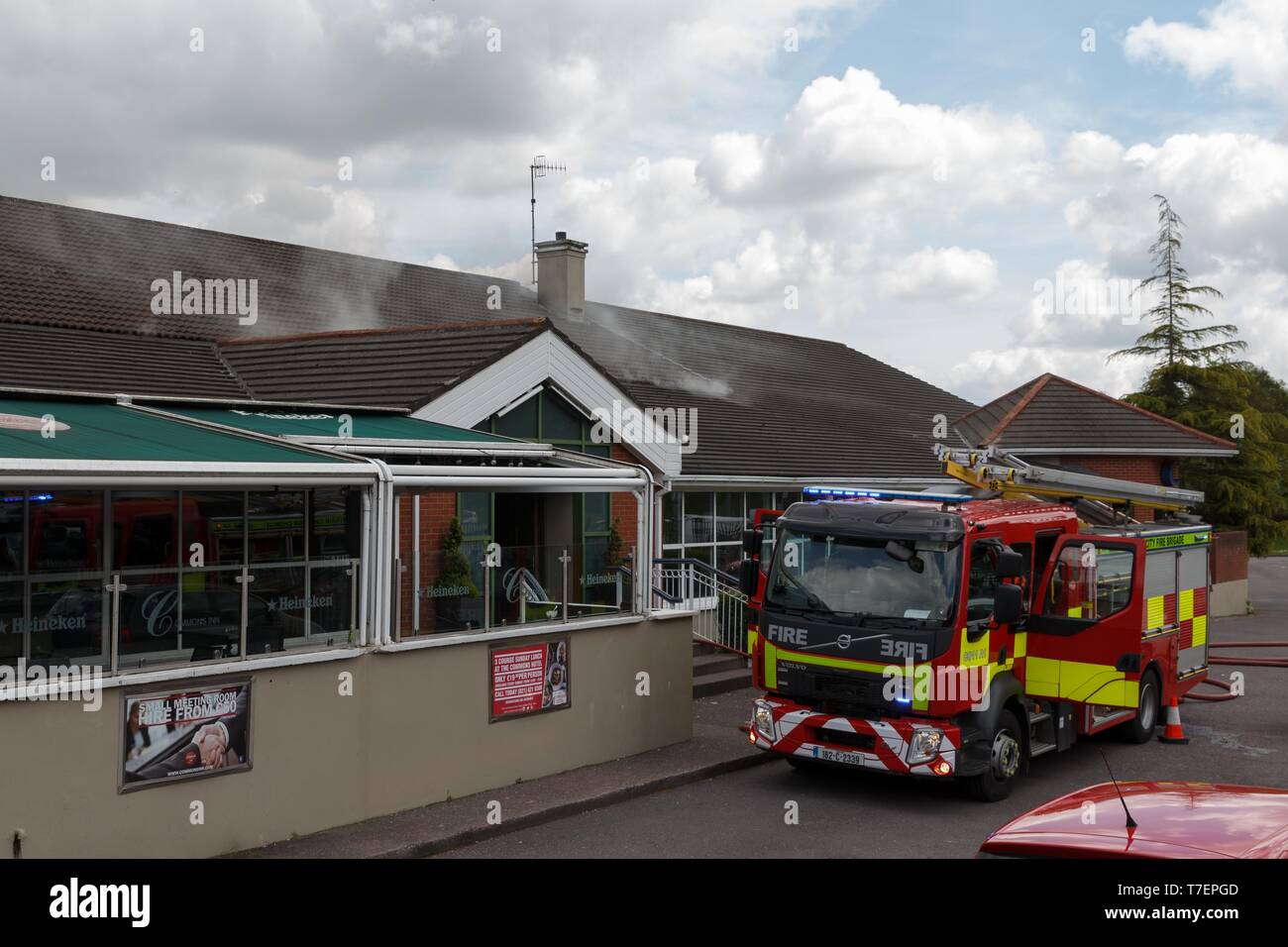 Cork, Ireland, 6th May, 2019.   Fire at the Commons Inn, Cork City. Cork CIty Fire Brigade tackeling a fire which broke out in the Commons Inn around  Stock Photo