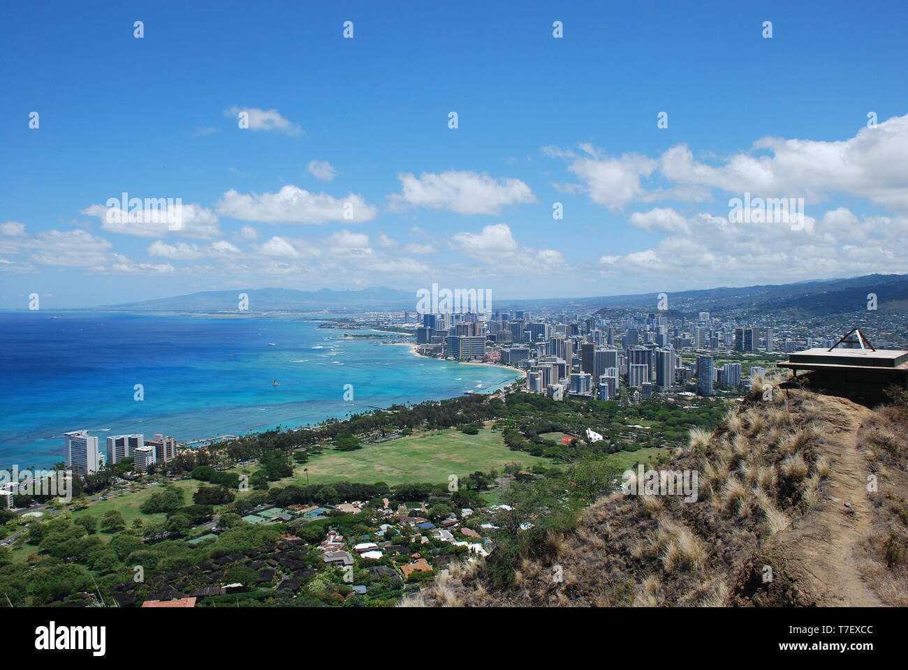 view of ocean and city from top of diamond head state monument trail