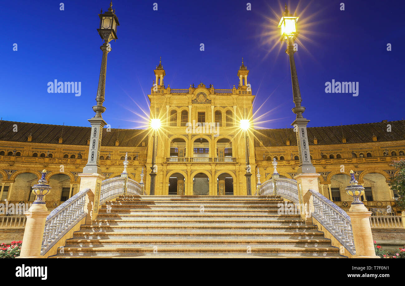 Spain SquarePlaza de Espana is in the Public Maria Luisa Park, in