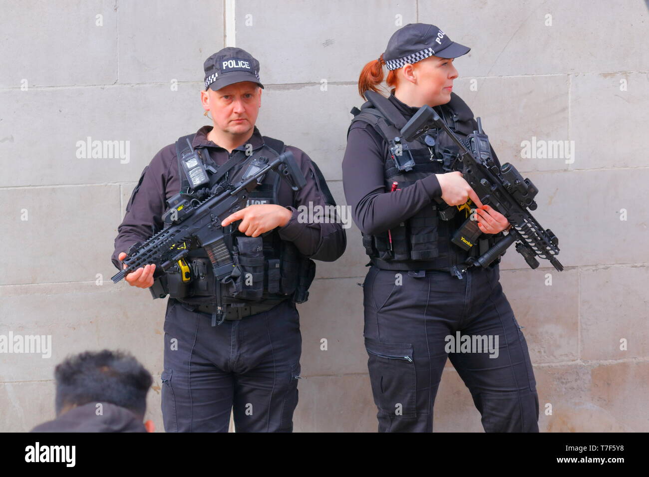 Armed female police officers hi-res stock photography and images - Alamy