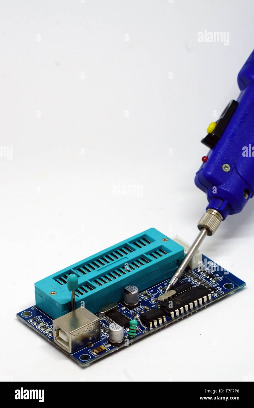 Solder on pcb hi-res stock photography and images - Alamy