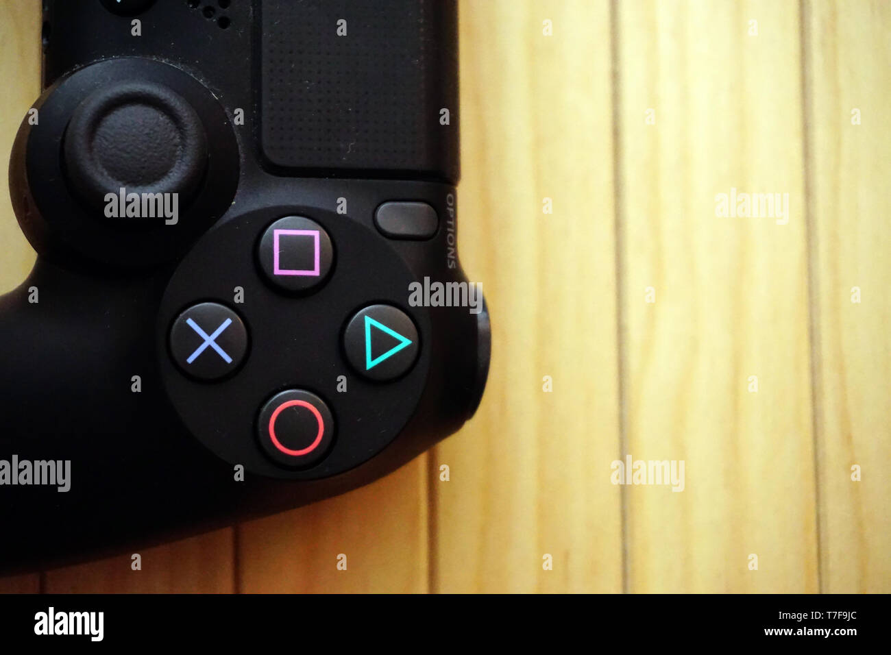 Ps4 controller hi-res stock photography and images - Page 3 - Alamy