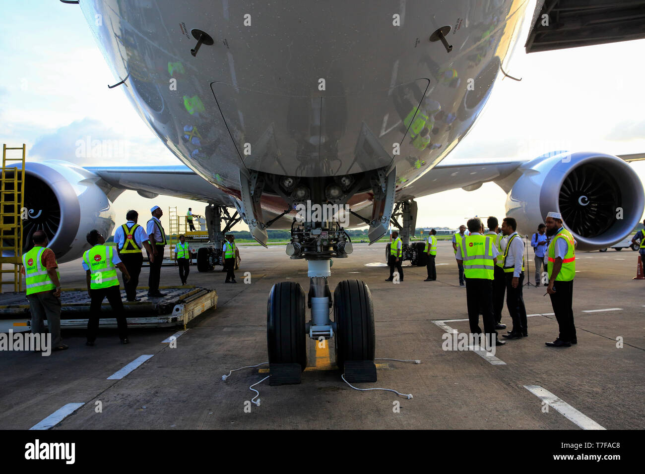 Biman Bangladesh Airlines' first Boeing 787-8 Dreamliner just after ...