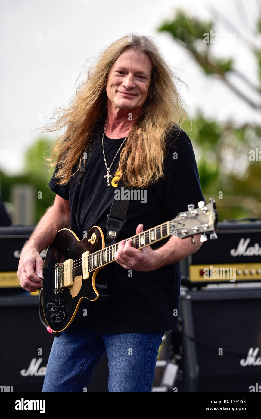 May 5, 2019, Encino, California, Mitch Perry on stage at the 2019 Ride for Ronnie charity concert at Los Encinos State Historic Park. Stock Photo
