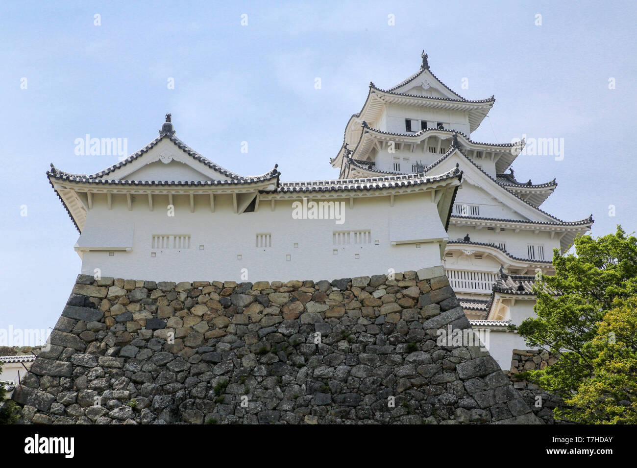 Himeji castle hilltop japanese complex hi-res stock photography and ...
