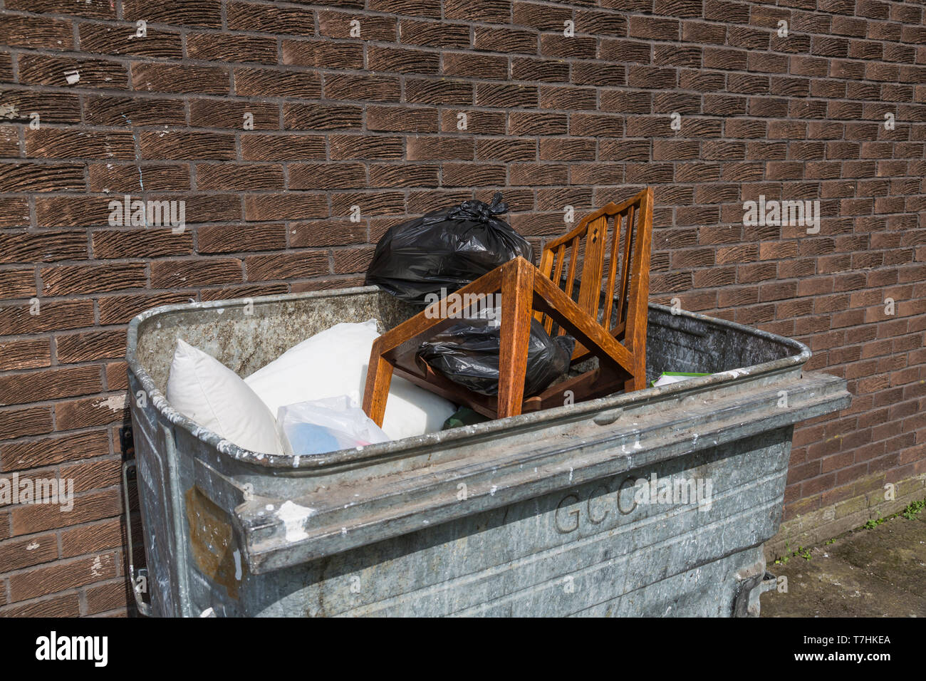 Outdoor rubbish bin hires stock photography and images Alamy