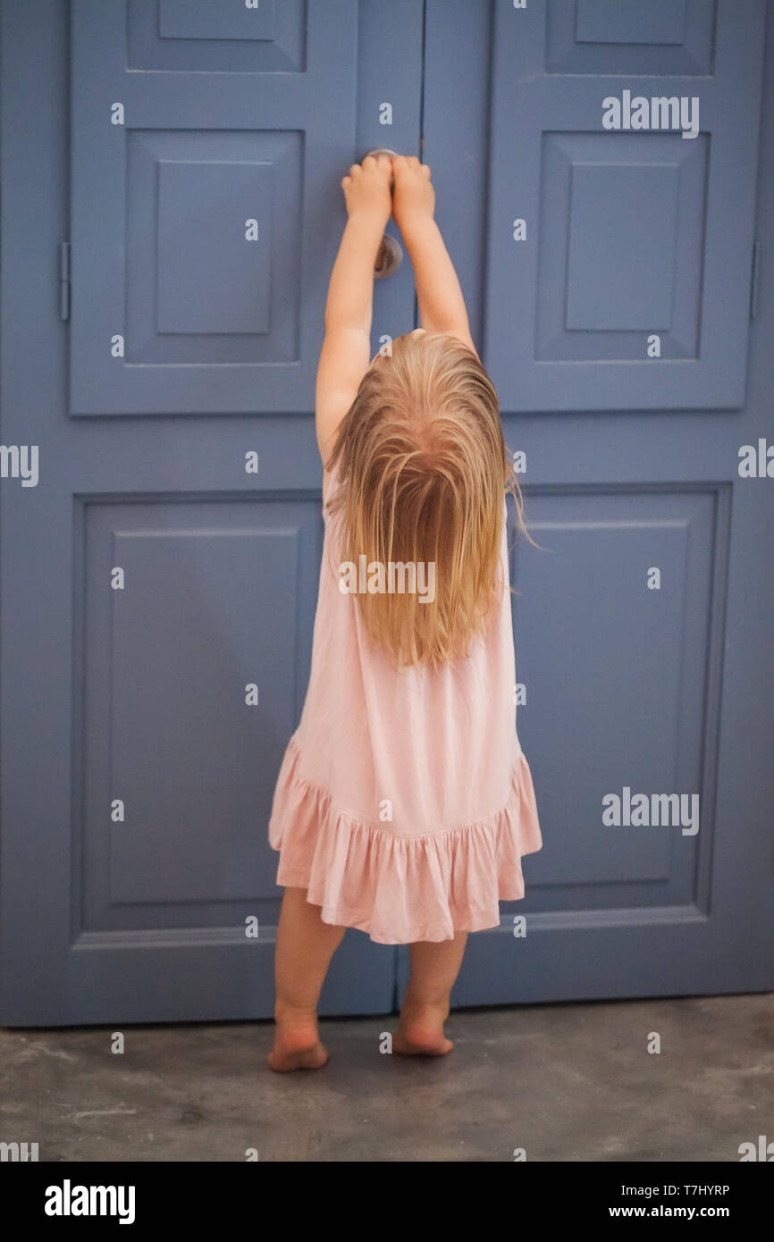 girl opening the dress