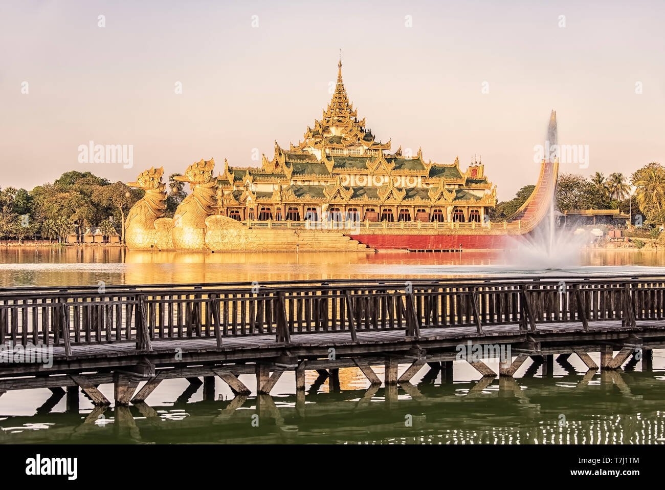 Golden city, yangon hires stock photography and images Alamy