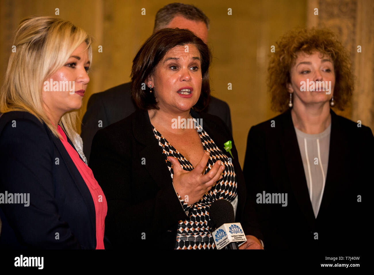 Sinn Fein leader Mary Lou McDonald (centre) with party colleagues Michelle O'Neill (left)and Caral Ni Chuilin (right) speaking to the media in Stormont's Great Hall after earlier talks at Stormont House in the latest round of discussions to restore the Stormont Goverment. Stock Photo