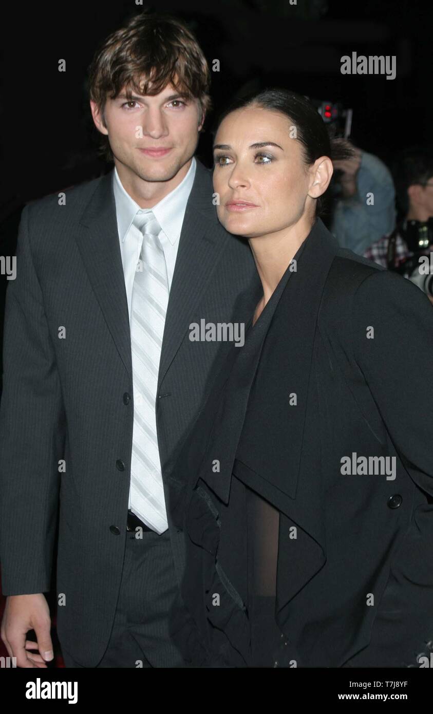 ASHTON KUTCHER AND DEMI MOORE 04-18-2005 SPECIAL SCREENING OF 