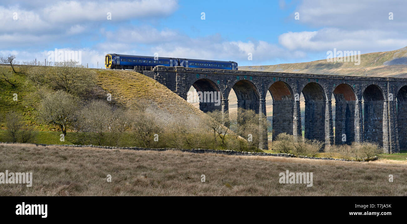 Local train on the Settle & Carlisle Railway, Ribblehead, North Yorkshire, northern England, UK Stock Photo