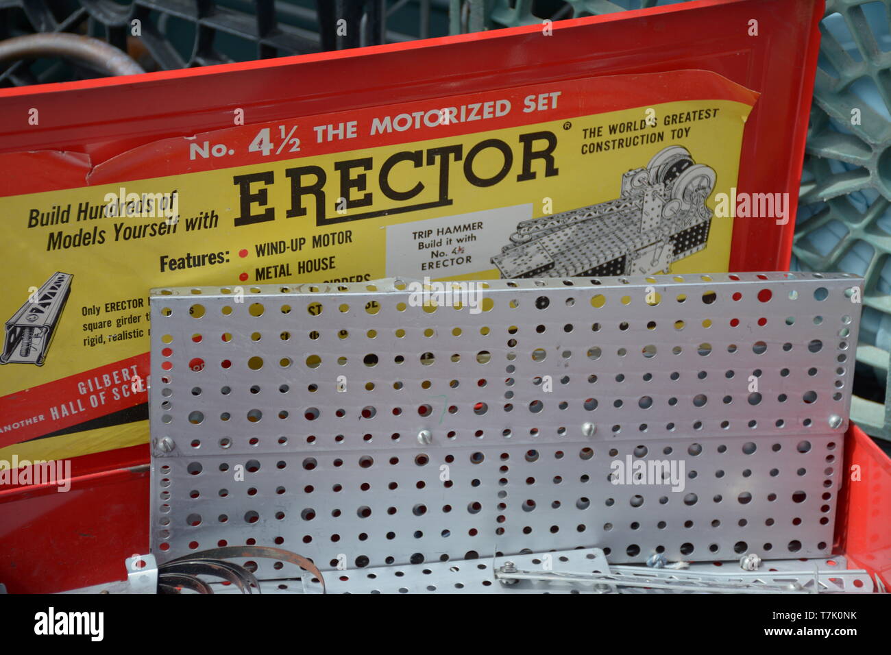 Erector set of learning toy set for kids to assemble and play with for