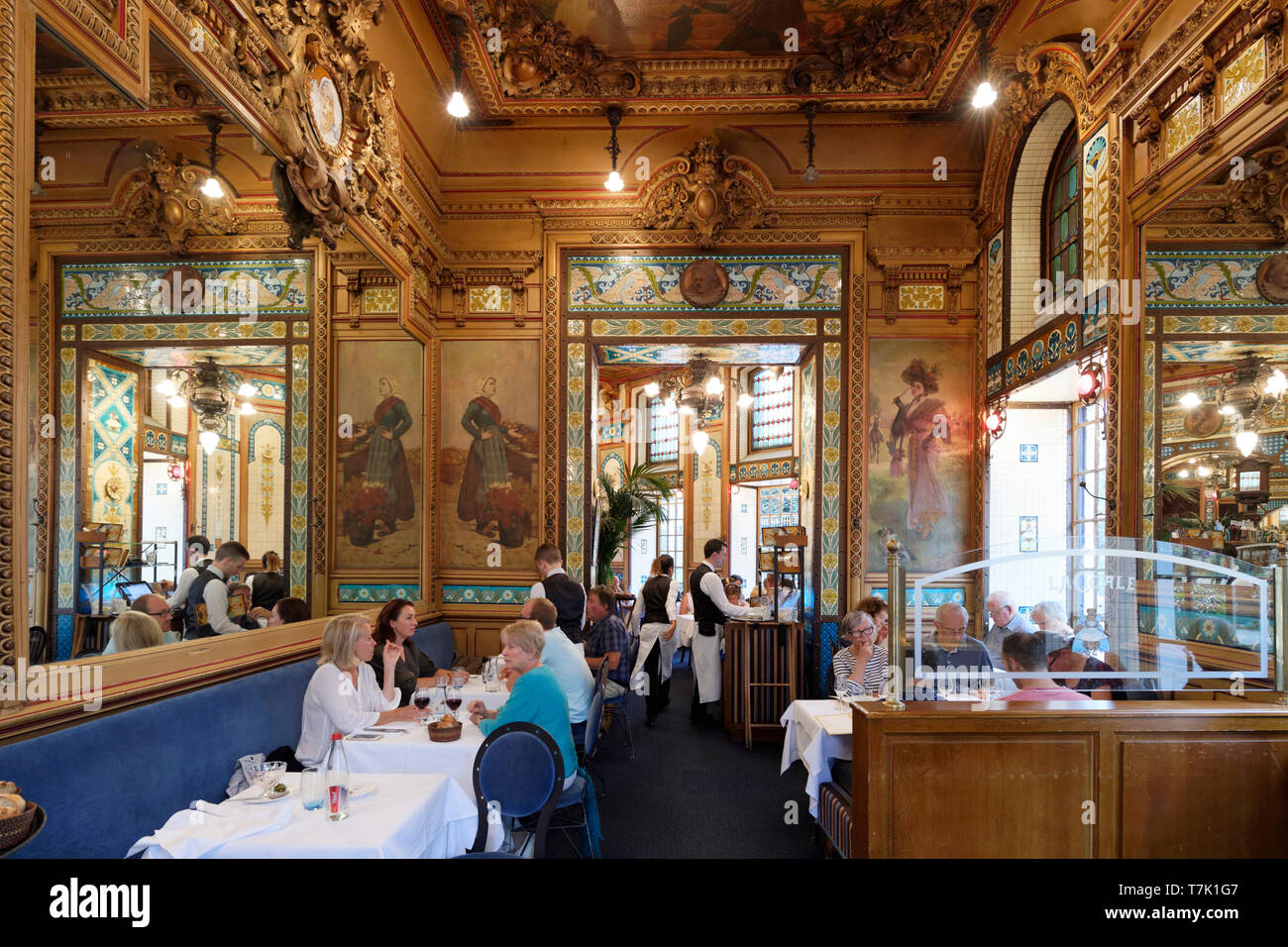 France, Loire Atlantique, Nantes, La Cigale Brasserie, interior decorated with Art Nouveau Style Stock Photo