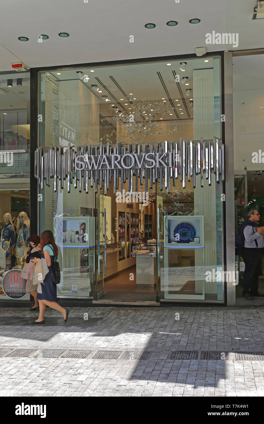 Swarovski sign hi-res stock photography and images - Page 3 - Alamy