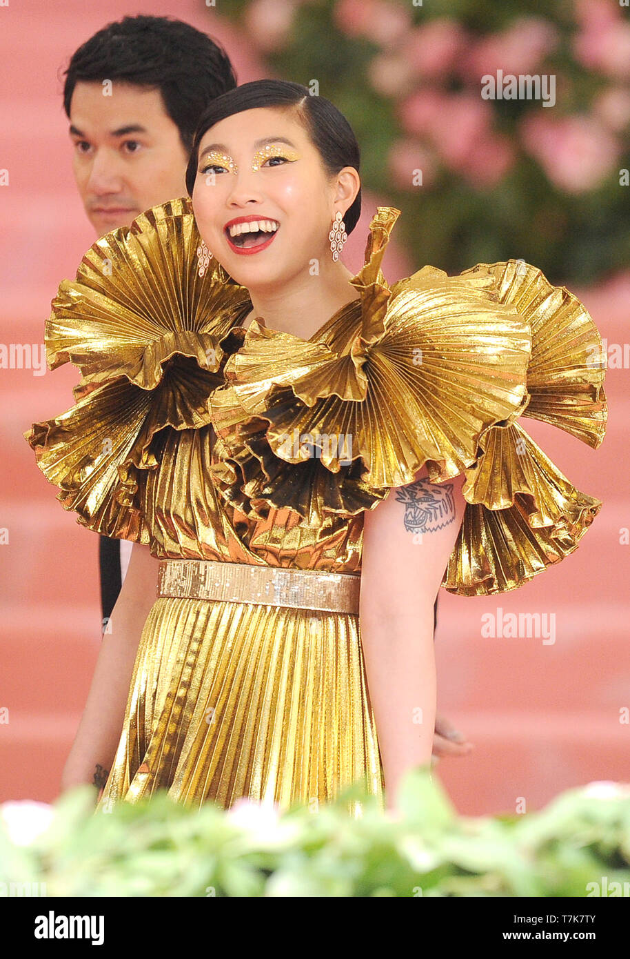 awkwafina gold dress Awkwafina Wore Saint Laurent To The Gold House 2nd Annual Gold Gala