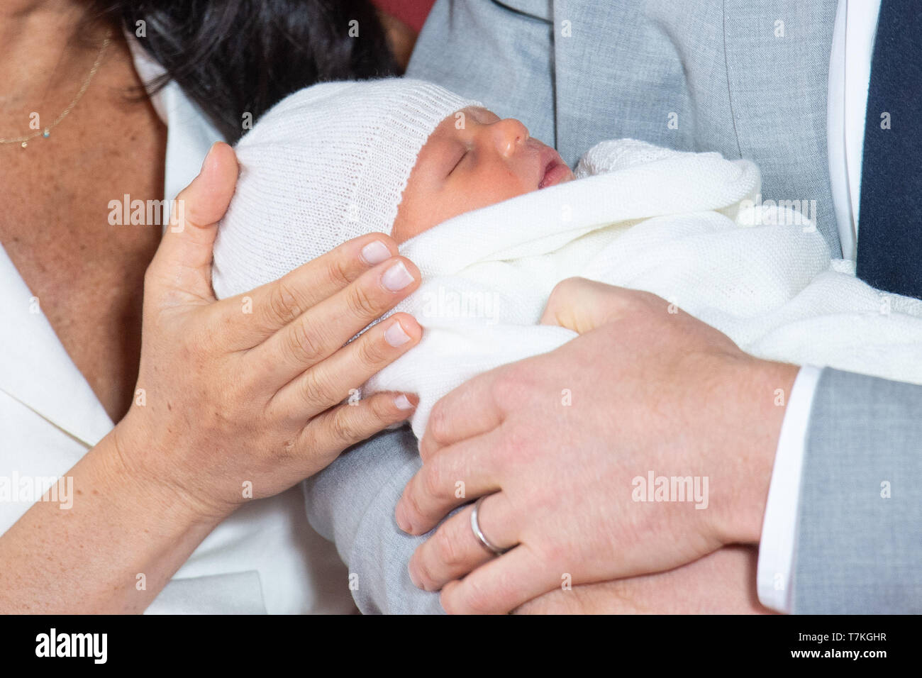 Windsor. 8th May, 2019. Photo taken on May 8, 2019 shows the son of Britain's Prince Harry, Duke of Sussex, and his wife Meghan Markle, Duchess of Sussex, in St George's Hall at Windsor Castle in Windsor, Britain. The baby boy, who is Queen Elizabeth's eighth great-grandchild, is seventh in line to the throne, behind the Prince of Wales, the Duke of Cambridge and his children - Prince George, Princess Charlotte and Prince Louis - and Prince Harry. Credit: Dominic Lipinski/PA Wire/Xinhua/Alamy Live News Stock Photo