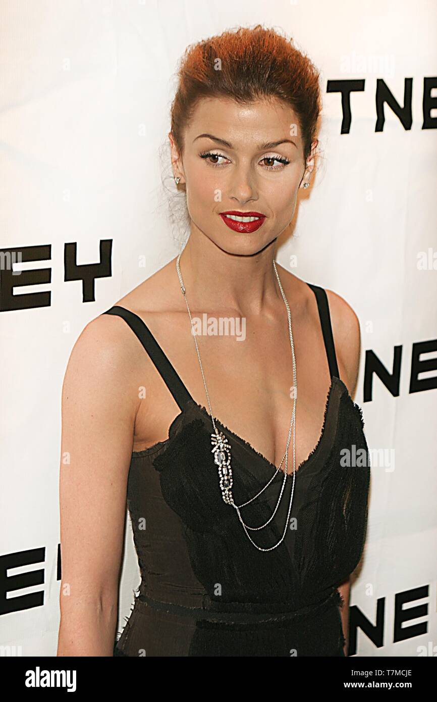 BRIDGET MOYNAHAN  05-05-2005 WHITNEY MUSEUM CONTEMPORARIES HOST ANNUAL ART PARTY AND AUCTION BENEFITING THE WHITNEY INDEPENDENT STUDY PROGRAM(ISP)WAS HELD AT SPLASHLIGHT STUDIOS, NEW YORK CITY Photo By John Barrett/PHOTOlink.net Stock Photo