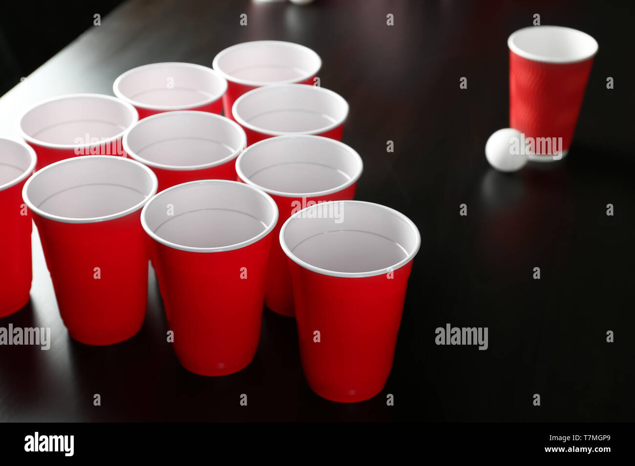 College students drinking beer hires stock photography and images Alamy