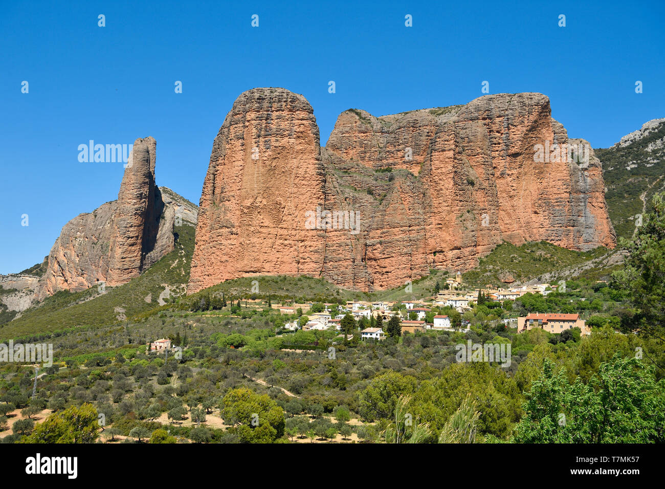 Spain, Hoya de Huesca, Rio Gallego Valley, Los Mallos, Mallos de Riglos and Riglos village Stock Photo
