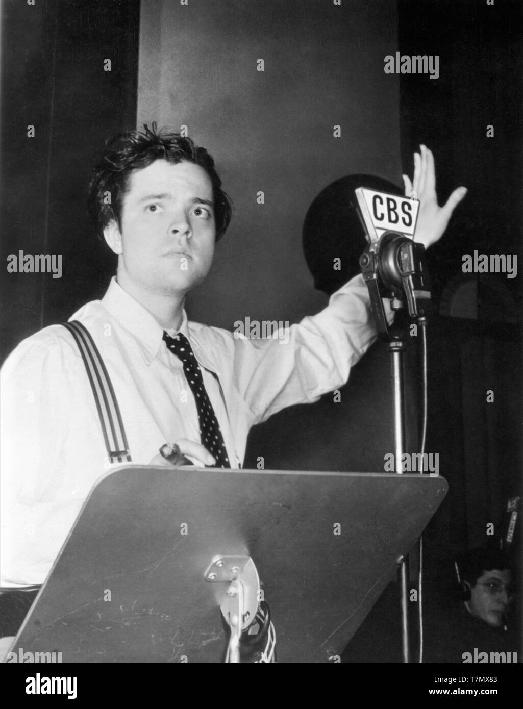 ORSON WELLES BERNARD HERRMANN 1938 CBS radio broadcast at microphone ...