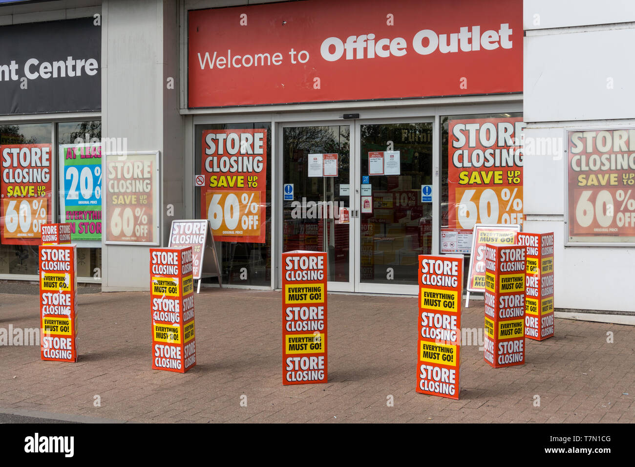 Office outlet hires stock photography and images Alamy