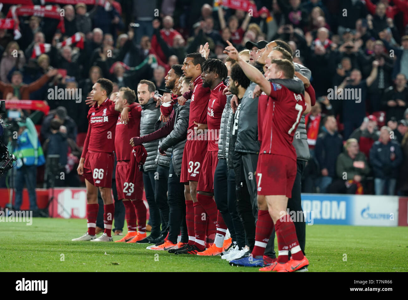 Liverpool players hi res stock photography and images Alamy