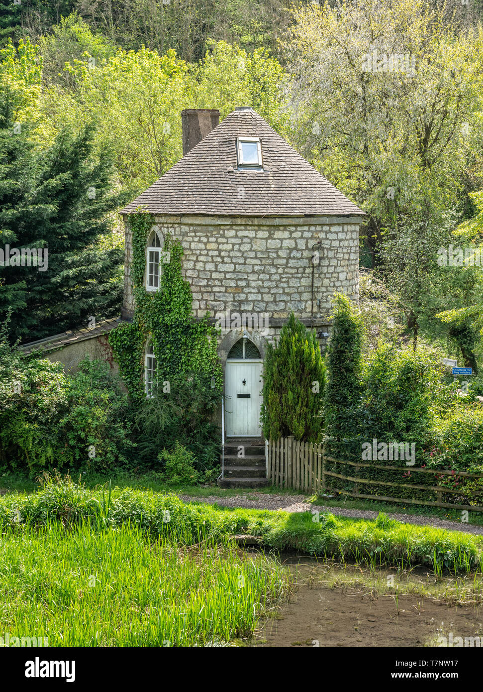Chalford Roundhouse a listed building on the Severn Thames Canal