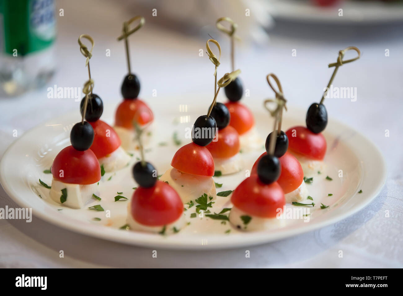 Grilled corn and baked potatoes stuffed with cheese in hotel pan on food  warmer. Self-service buffet table. Celebration, party, birthday or wedding  Stock Photo - Alamy