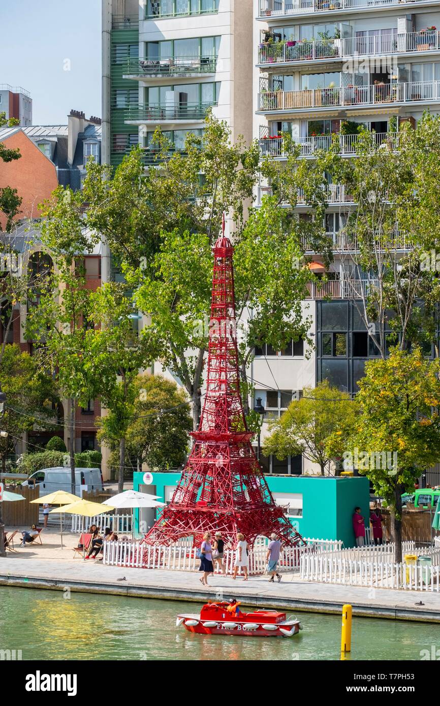 France Paris The Basin Of La Villette During Paris Plage