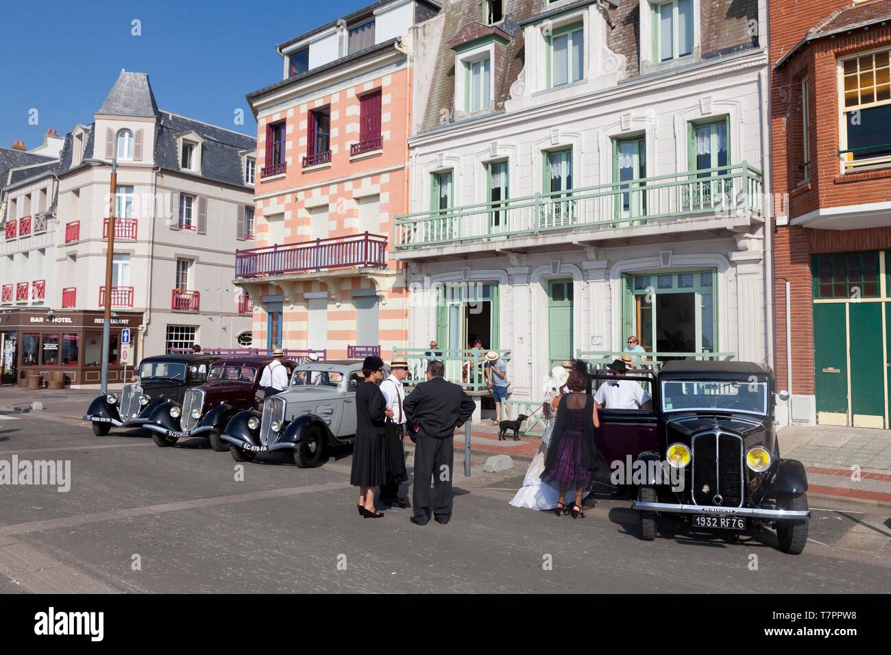 France, Somme, Mers les Bains, swimmers' day, vintage car Stock Photo Alamy